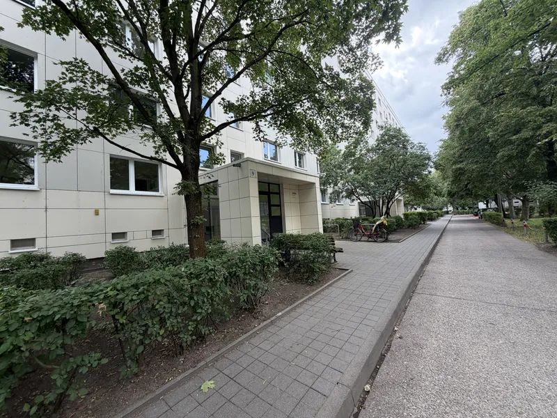 Mit WBS100-140!3-Zimmer-Wohnung in Friedrichshain — photo 1